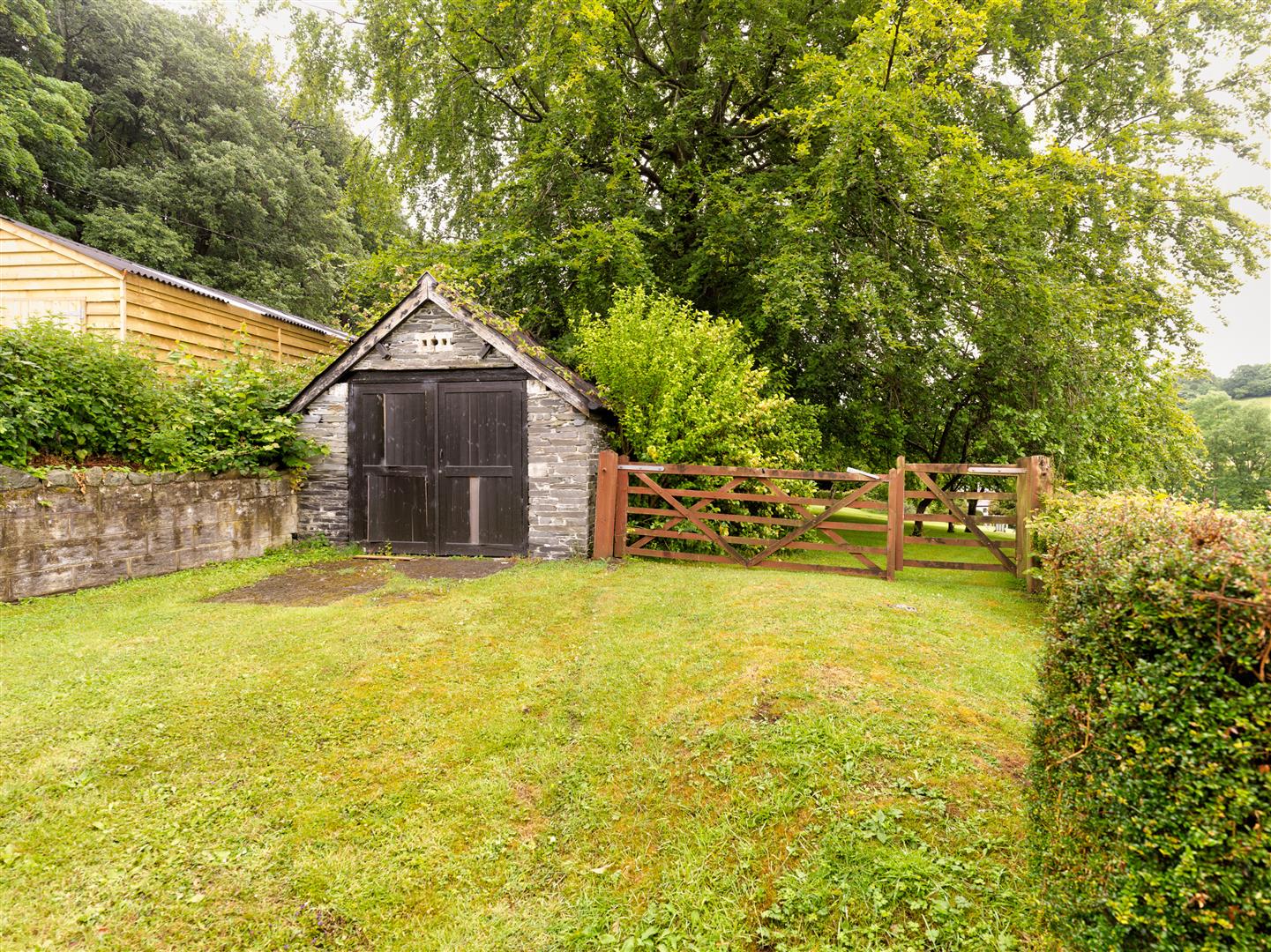 Ty Helyg, Llwynmawr, Llangollen, LL20 7BG Estate Agents & Auctioneers